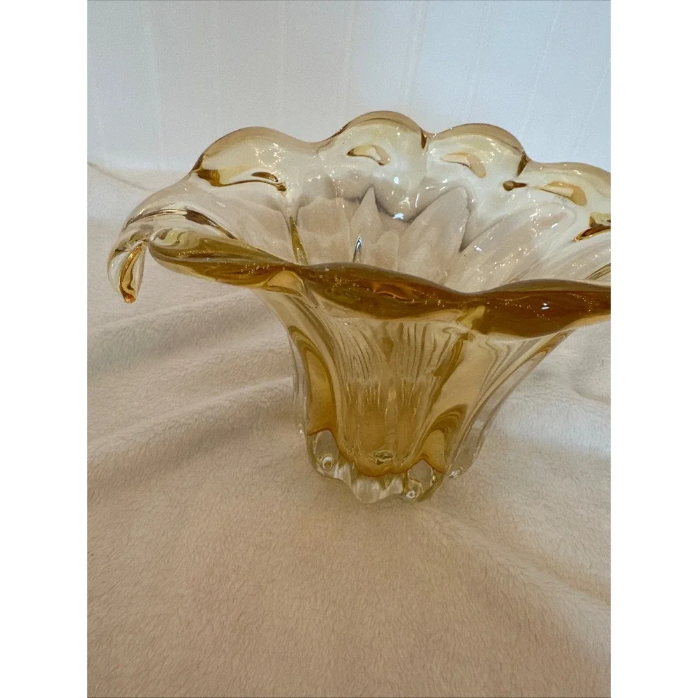 Vintage Art Glass Vase Home Decor Amber Excellent Ruffled Rim MCM Style Knick?